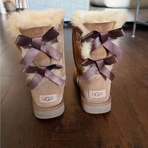UGG Bailey Bow II (Size US 7)